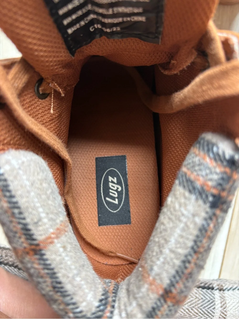 Lugz classic tan